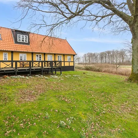 Bena - 2km From The Sea By Interhome