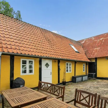 Bena - 2km From The Sea By Interhome
